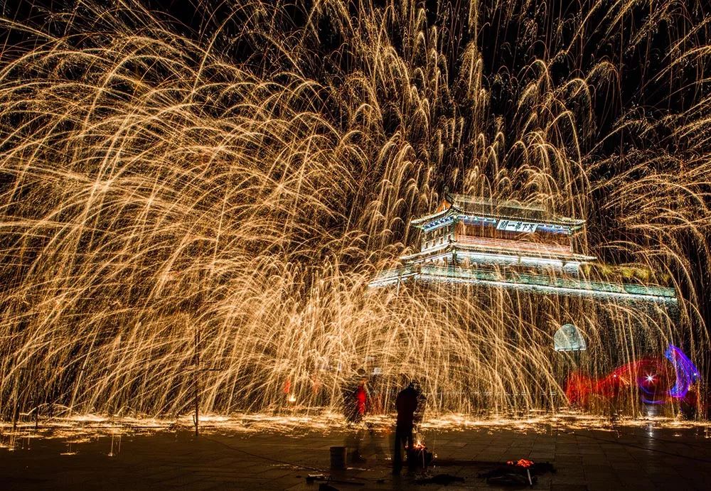 火树银花是什么意思(火树银花是什么意思 词语)