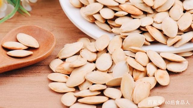 南瓜子吃了有什么好处和坏处(南瓜子吃了有什么好处和坏处肠癌能吃南瓜子)