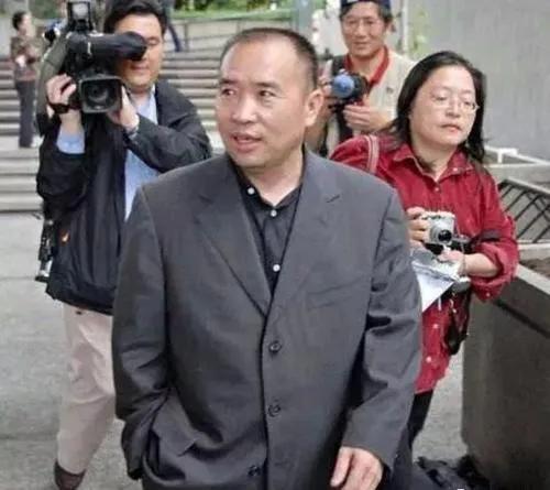 赖昌图(49岁杨钰莹和鲍国安结婚)