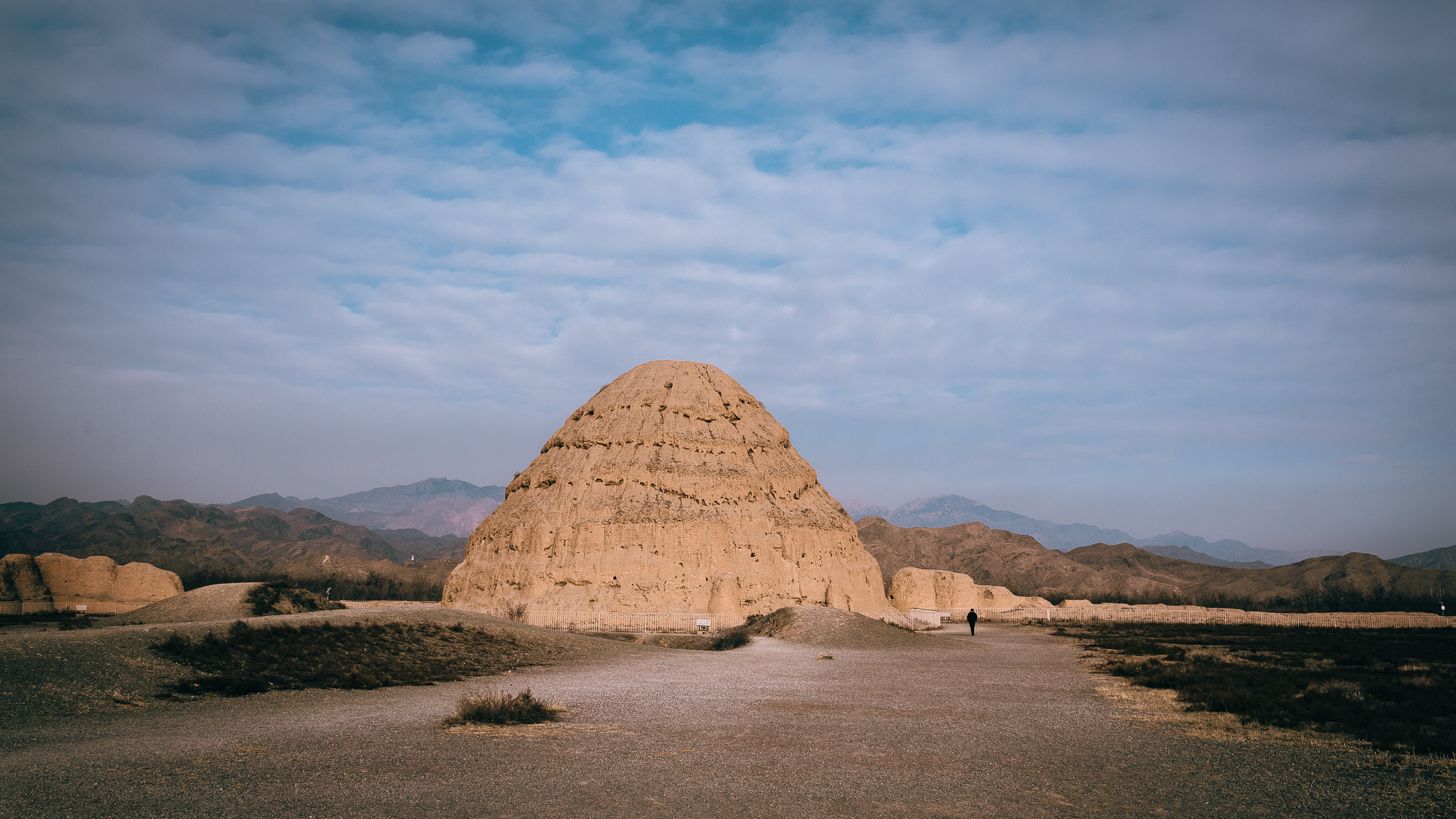 宁夏西夏王陵(明十三陵定陵简介)