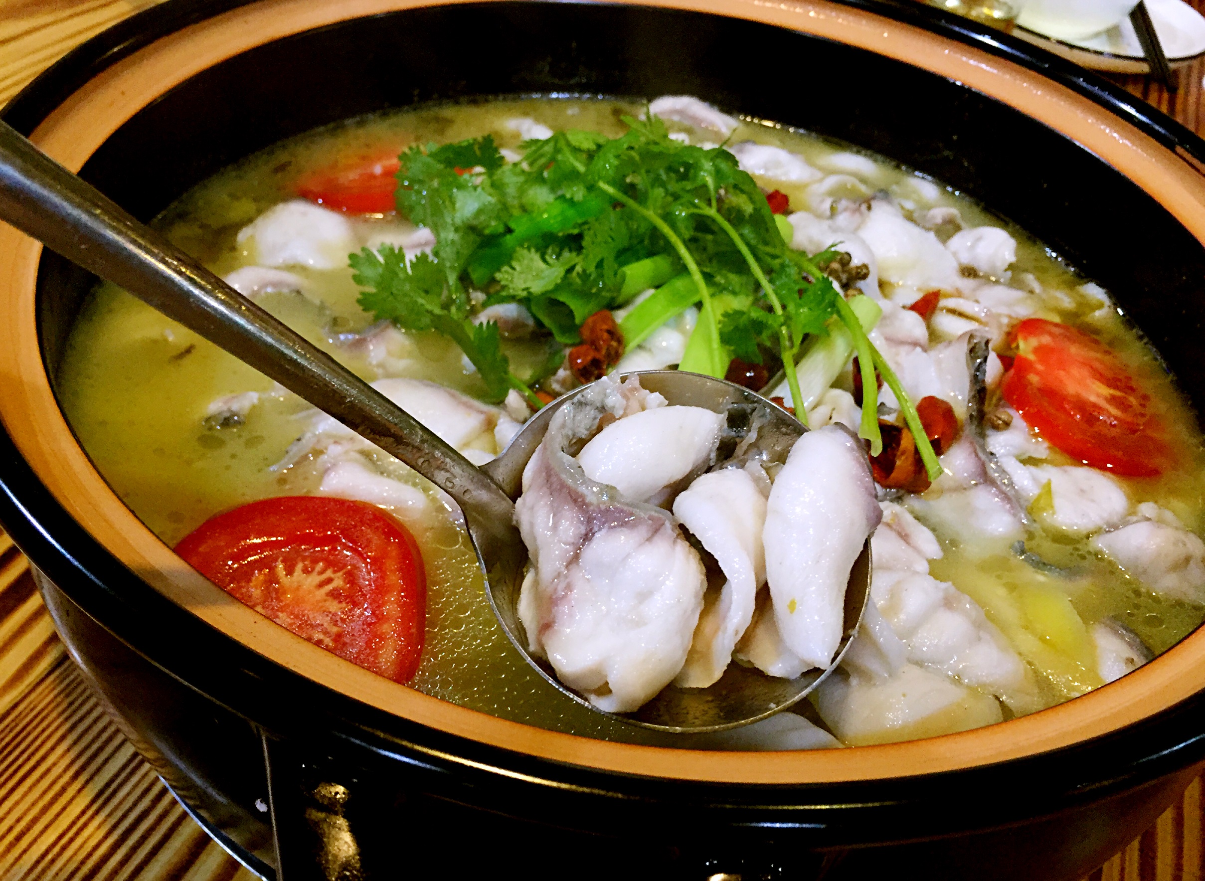 酸菜鱼配菜有哪些(酸菜鱼配菜有哪些粉丝)