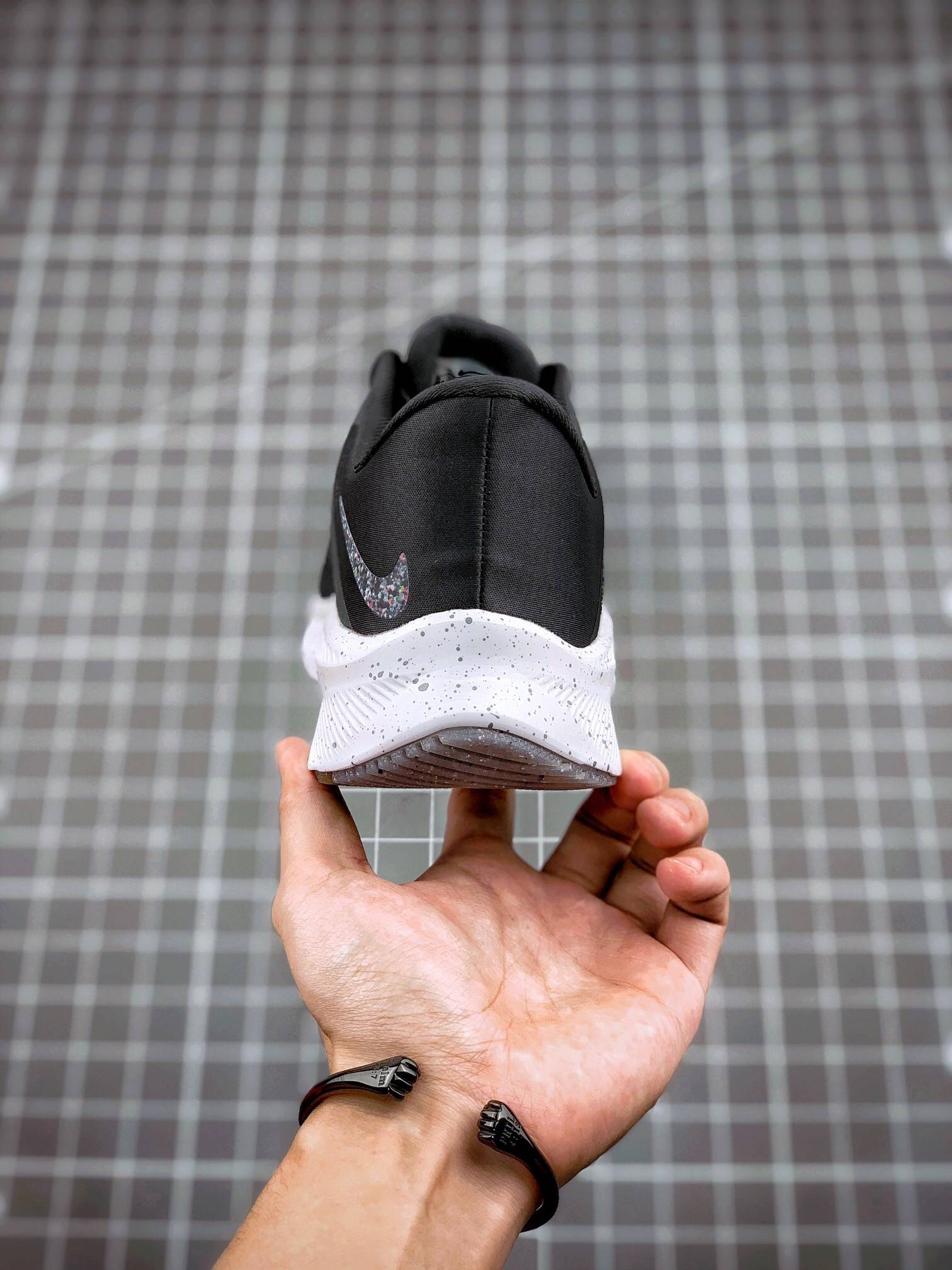 PHYLON(phylon鞋底耐磨防滑吗)