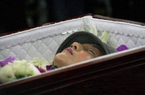 血泊的拼音(血泊的拼音怎么拼写的)